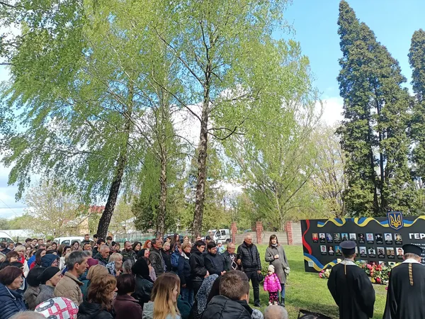 У Підгайцях відкрили фотостенд загиблим на війні воїнам громади (фото)