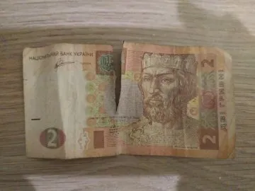 У Луцьку водій маршрутного таксі відмовився везти дитину через надірвану купюру