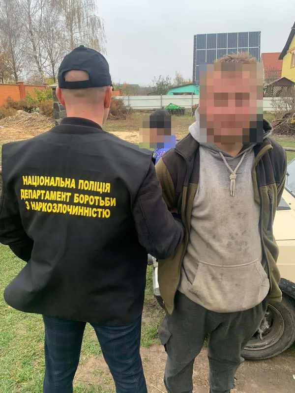 Збували «з рук в руки»: на Волині зловили чотирьох «наркобариг» (фото, відео)