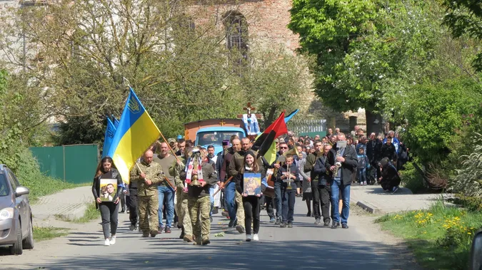 На Волині провели в останню путь Героя Юрія Хвалька (фото)