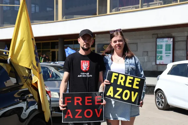Близько 100 автомобілів та сотня родин: у Луцьку провели акцію на підтримку військовополонених (фото)