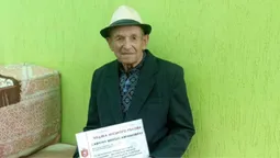 Пів століття праці, любов до пісні й пасіки: у Володимирі вшанували ювіляра-довгожителя