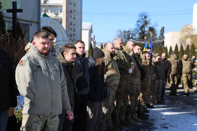 У Луцьку попрощалися із загиблими воїнами Владиславом Петруком та Андрієм Серганчуком (фото)