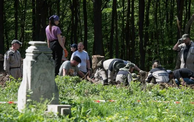 Що знайшли археологи під час ексгумації жертв Волинської трагедії