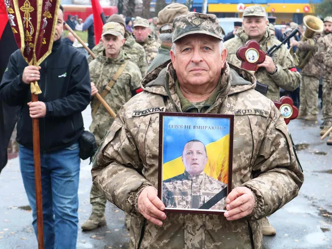 Мав багато мрій та планів: у Луцькому районі попрощалися із бійцем Валентином Боском (фото)