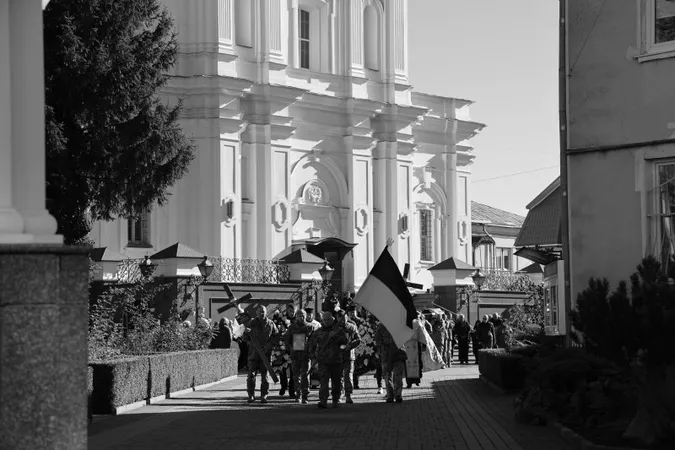 У Луцьку попрощалися з Героями Олегом Троцюком та Ігорем Кунашиком (фото)