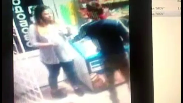 На Волині шукають людей, які обікрали магазин (Відео)