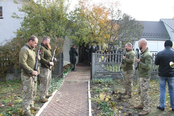На Волині попрощалися із 46-річним воїном Володимиром Євпаком (фото)