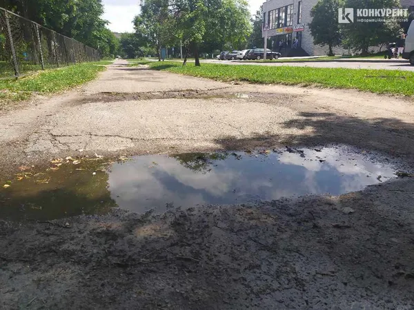 У Луцьку просять облаштувати тротуар на Воїнів-афганців (фото)