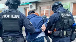 Правоохоронці затримали зловмисника, який продавав на Волині зброю (фото)