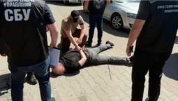 Керівник обласного ТЦК Житомирщини місяцями брав плату з бізнесу за «непризов» працівників (фото, відео)