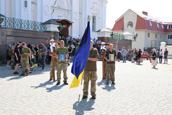 У Луцьку попрощалися із загиблими на Донеччині Юрієм Футалою та Віктором Сіліним (фото)