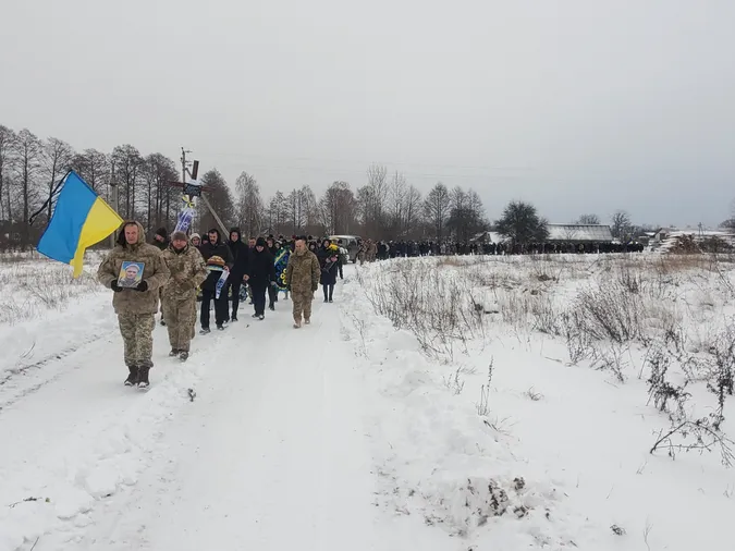На Маневиччині попрощалися із Героєм Сергієм Медведюком