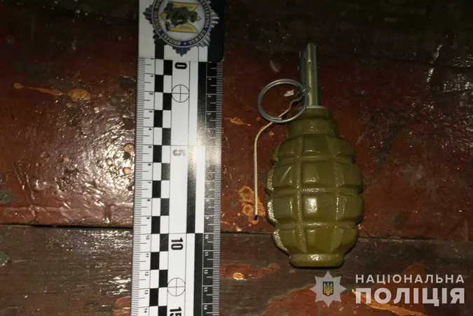 У Луцькому районі схопили розбійника з кілограмом «шмалі» і зброєю (фото)