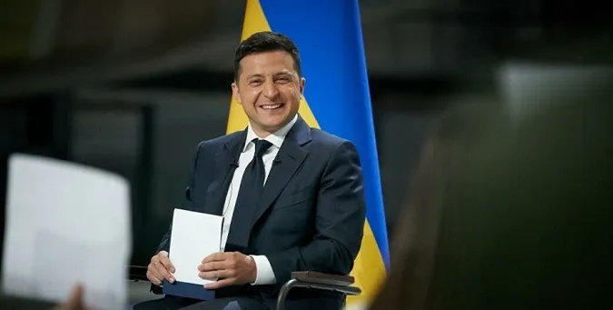 Понад 300 тисяч гривень: скільки заробив Зеленський за 2021 рік