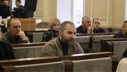 У Коломиї секретар міськради назвав депутатку «відьмою» – його звільнили (відео)