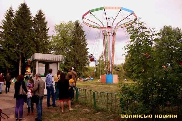 Розповіли, якими будуть нові та чи повернуться старі каруселі у луцький парк