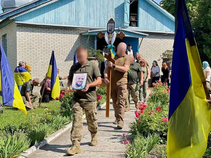 У Нововолинську прощалися з Героєм Олександром Лисицею (фото)