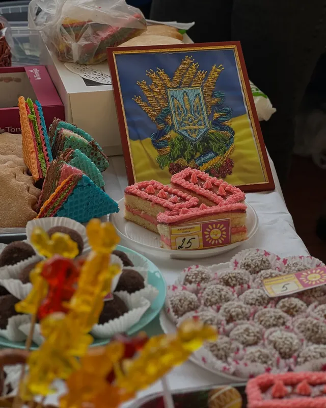 У Нововолинську школярі зібрали майже 100 тисяч для воїнів (фото)