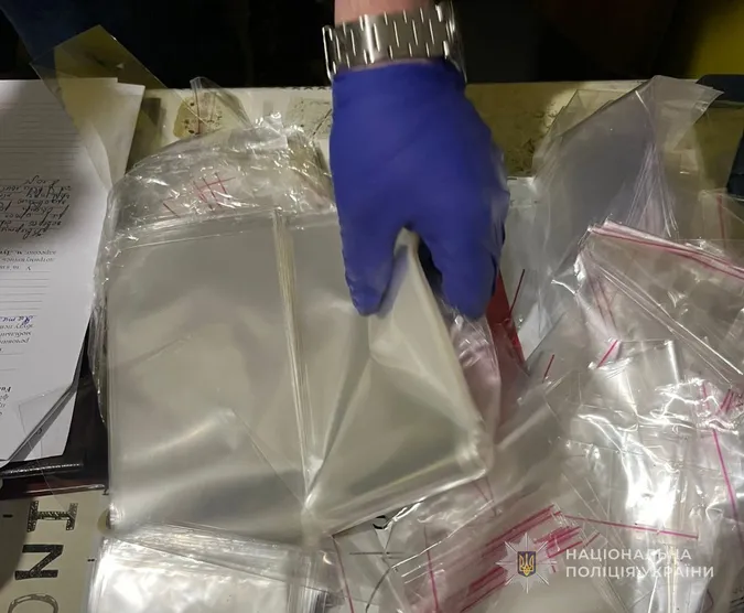 Після смерті наркобарона дружина очолила «бізнес»: у Луцьку викрили небезпечне угруповання