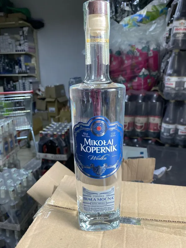 Black Jack та Mikolaj Kopernik: в Устилузі продавали «брендовий» алкоголь (фото)