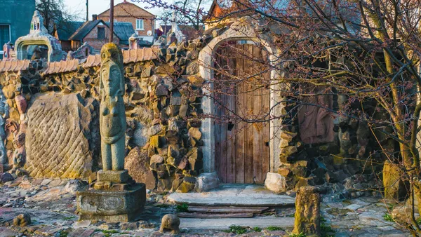 Захід сонця у квітневому Луцьку: фото, які заворожують