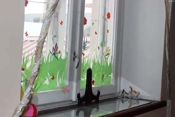 «Робімо красу»: як луцька художниця розписує скло