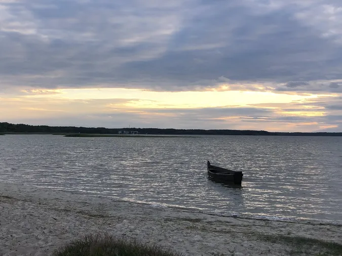 Показали справжню магію вечора на Шацьких озерах (фото)
