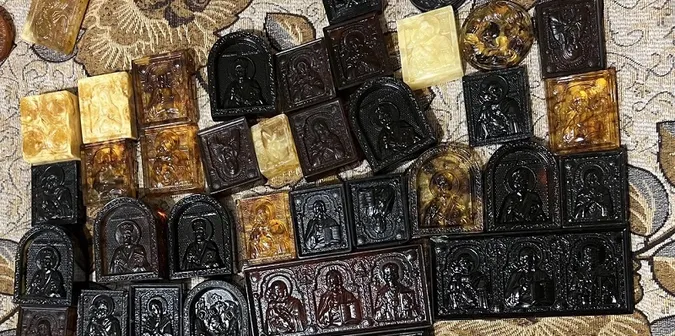 На Волині викрили підпільний цех з обробки бурштину (фото)