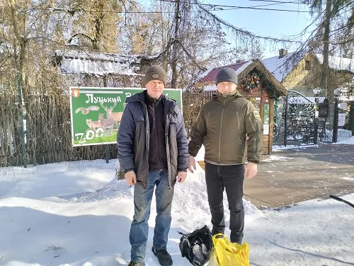 На корм тваринам: вилучену у браконьєрів рибу передали луцькому зоопарку