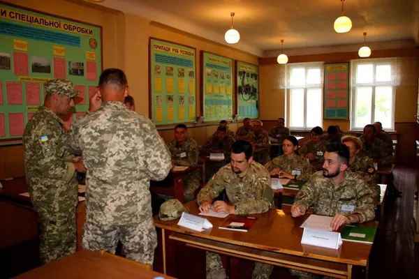 На Волині зібрали на навчання офіцерів тероборони (фото)