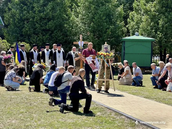 У Нововолинську попрощалися з бійцем Олегом Мартинюком (фото)