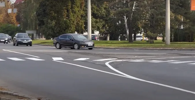 Біля нової «зебри» у Луцьку буде ще й острівець безпеки (відео)