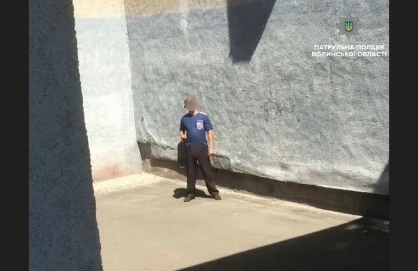 Чоловік у Луцьку лякав дітей демонстрацією геніталій (фото)