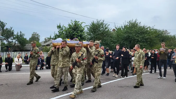 На Волині попрощалися із 25-річним прикордонником Андрієм Котельніковим (фото)