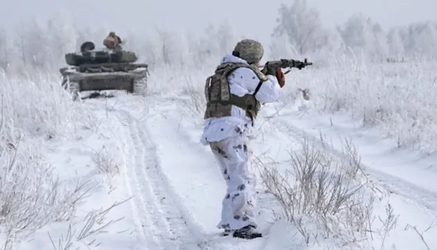 Близько 337 220 окупантів, 5626 танків, 6136 БпЛА: втрати ворога на 8 грудня