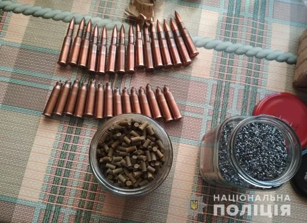 В помешканні ковельчанина знайшли арсенал  боєприпасів (фото)