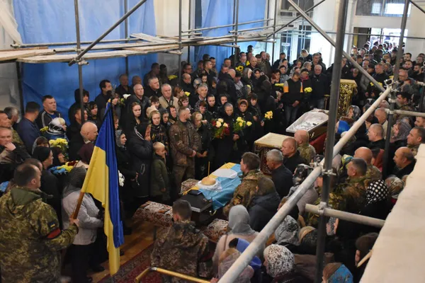У Луцьку попрощалися з Героями Олексієм Мельничуком та Віталієм Котельніковим (фото, відео)