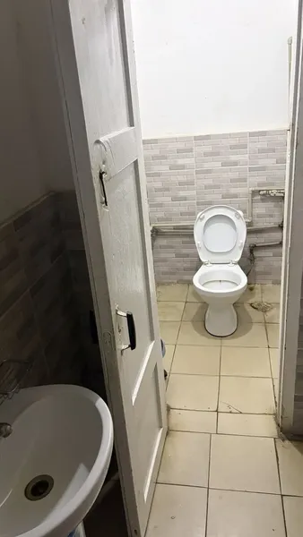 На Волині перевірили умови проживання переселенців у колишньому тубсанаторії: є проблеми з дахом і опаленням