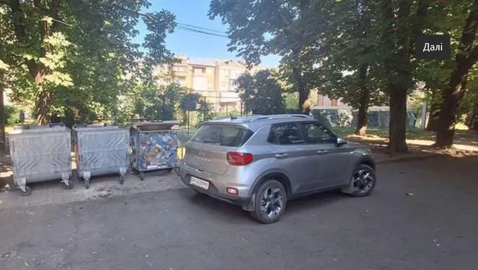 У Луцьку взялися за власників авто, які заважають сміттєвозам (фото)