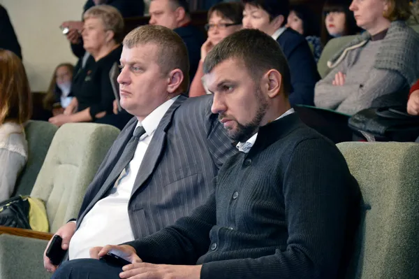 Алкоголь, неповага та ворожнеча під час сесії Волиньради (фото)