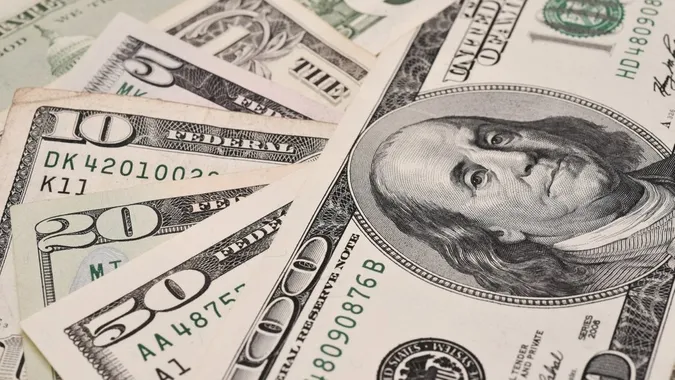Україна у грудні отримала 5 млрд доларів фінансової допомоги