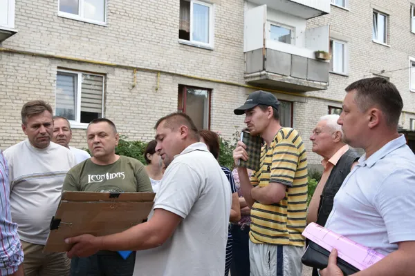 У Луцьку на Чекаліна капітально відремонтують двір (фото)