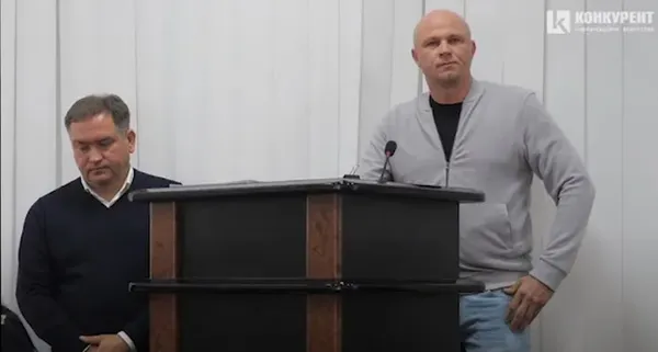 Скандальна забудова у Луцьку на Кафедральній триває, попри відкритий кримінал (відео)