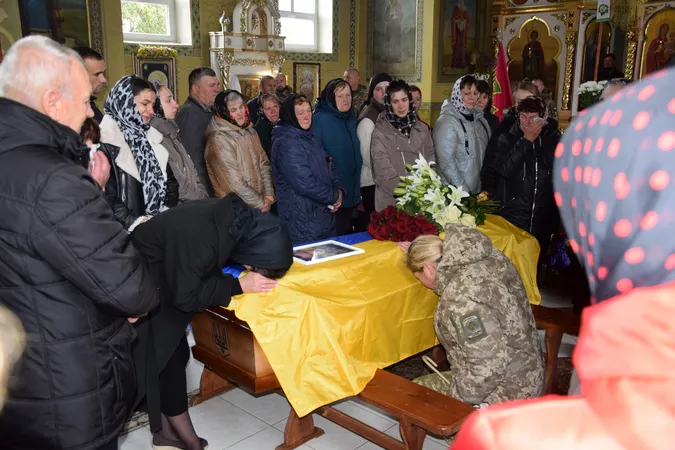У Любешеві в останню дорогу провели прикордонника Володимира Губарика, який загинув влітку на Харківщині