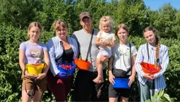 Втратив 300 гектарів в окупації та вирощує ягоди на Волині: історія агронома з Харківщини (фото)