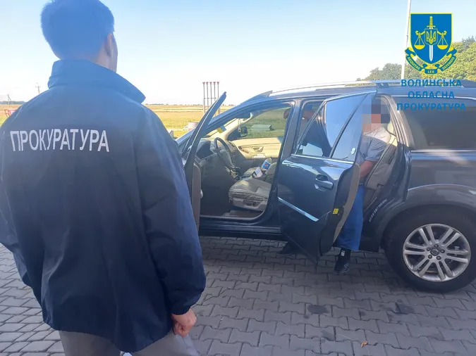 На Волині директора держпідприємства зловили на хабарі (фото)