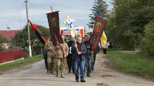 На Волині попрощалися з Героєм Русланом Романюком (фото)