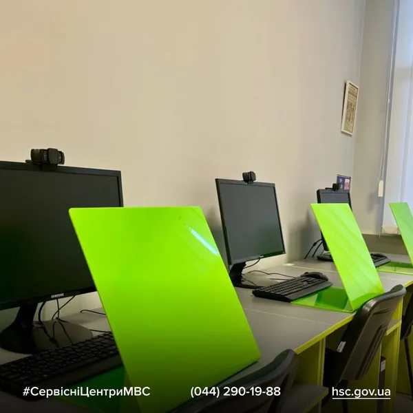 У МРЕО на Волині на іспитах тепер ставлять захисні панелі