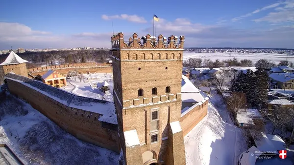 Показали неймовірні фото засніженого замку Любарта (фото)
